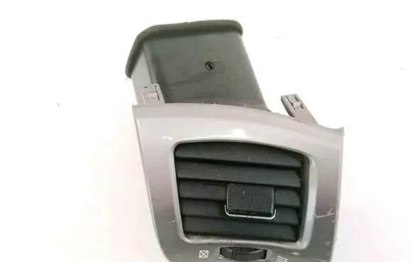 Toyota Avensis Verso Dash center air vent grill 5566044080 55660-44080