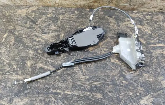 Citroen DS7 Crossback Front door lock 9820340980 16943500 2488N1742K4