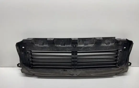 Volvo XC40 Radiator trim 32227592