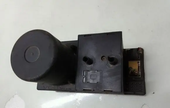 Audi A3 S3 8L Central locking vacuum pump 8L0862257