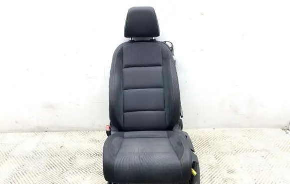 Volkswagen Golf VI Front driver seat 