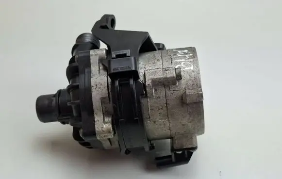 BMW X5 E70 Electric auxiliary coolant/water pump 70136016 7566335