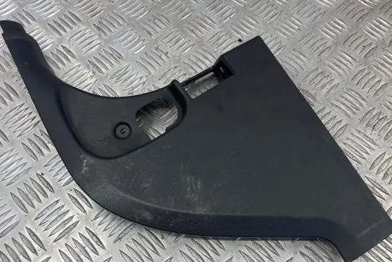 Foot area side trim