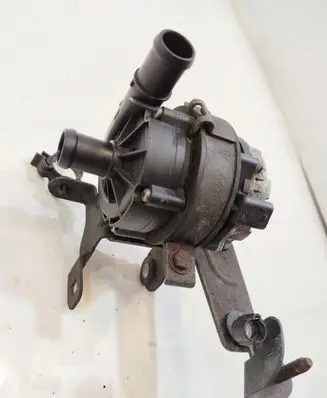 Maserati Ghibli Water pump