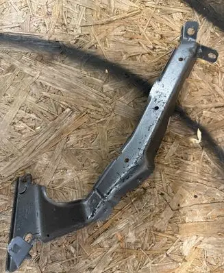 Audi A4 S4 B8 8K Fender mounting bracket 8K0821135C