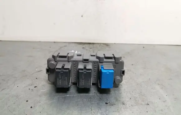Honda CR-V Fuse module V02T1G0031 180320040JM