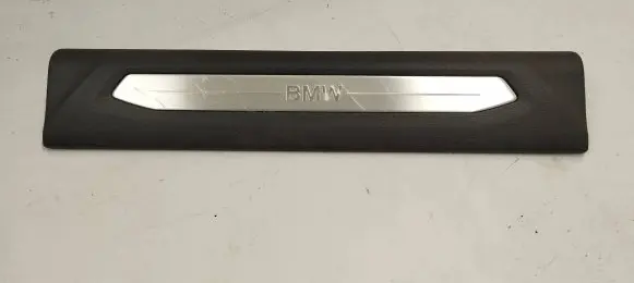 BMW 1 F40 Front sill trim cover 7469183