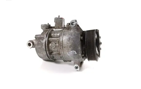 Volkswagen Golf VI Air conditioning (A/C) compressor (pump) 5N0820803C