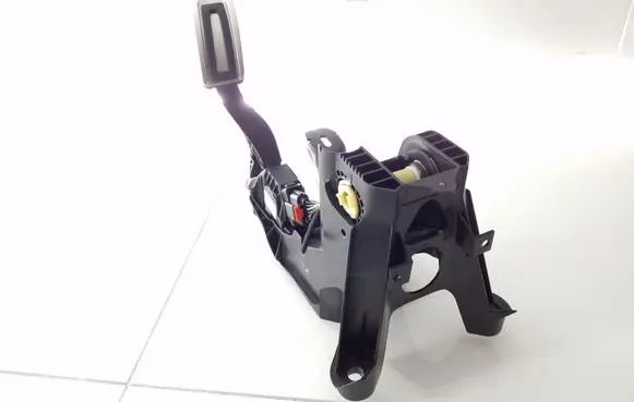 Volkswagen PASSAT B8 Accelerator throttle pedal 5Q1723503H 5Q1721058BL
