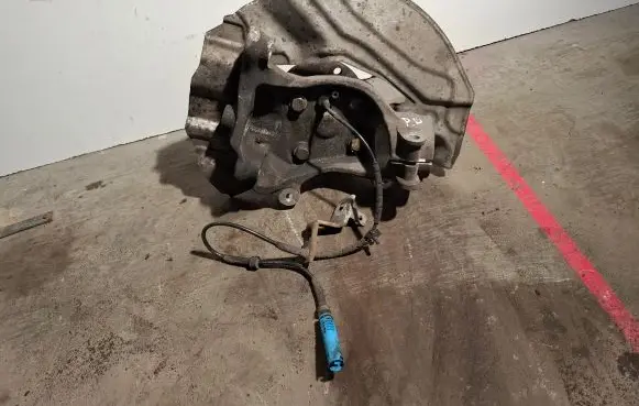 Front wheel hub