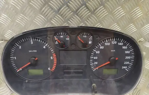 Seat Toledo II (1M) Speedometer (instrument cluster) W01M0920822DV 110280153005