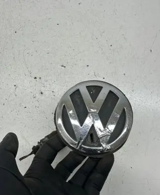 Volkswagen Golf IV Tailgate exterior lock 1J5962103