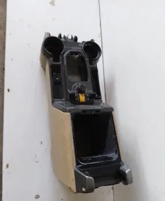 Land Rover Discovery 3 - LR3 Center console