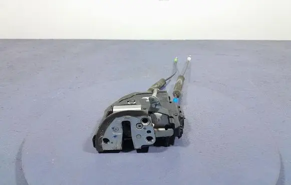 Suzuki Swace Rear door lock 