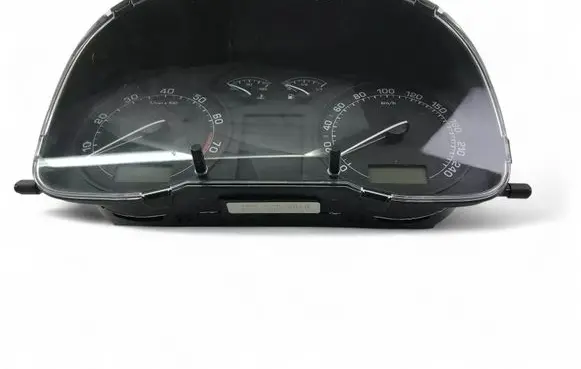 Speedometer (instrument cluster)