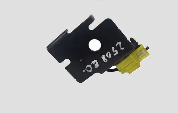 Volvo V40 Rear seatbelt buckle 619812400