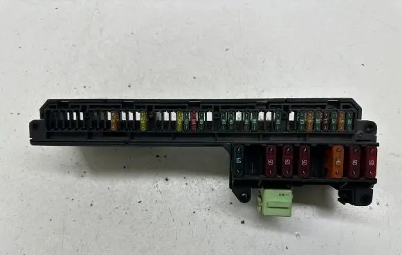BMW 5 E60 E61 Fuse module 25613290