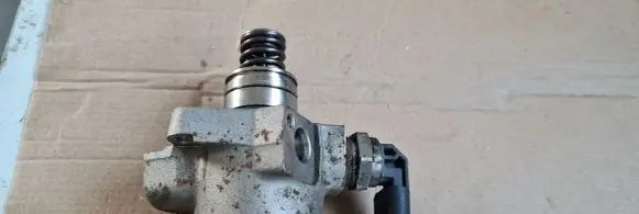 Audi A6 C7 Fuel injection high pressure pump 06E127026G 020916080405
