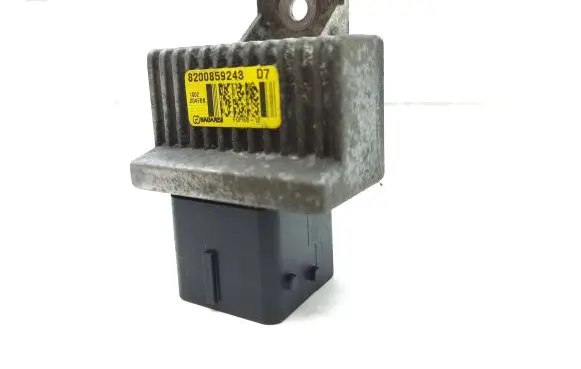 Opel Movano B Glow plug pre-heat relay 8200859243