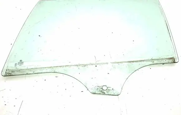 Rear door window glass