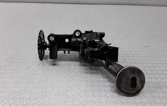 Mitsubishi Carisma Oil pump 7700600252
