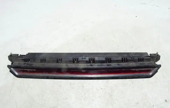 Volkswagen PASSAT B5 Third/center stoplight 3B9945097A