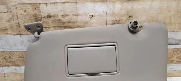 Sun visor