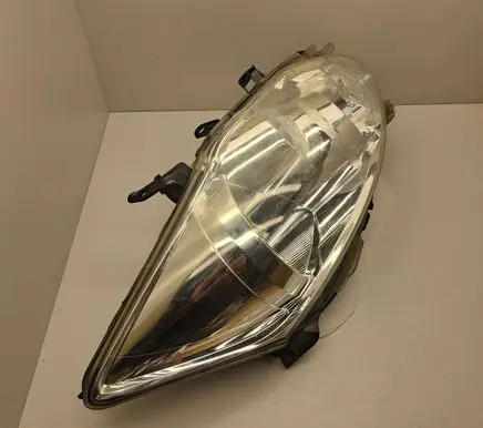 Toyota Auris 150 Headlight/headlamp 8111002A51