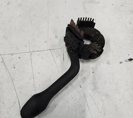 Volkswagen Polo III 6N 6N2 6NF Indicator stalk 0891007