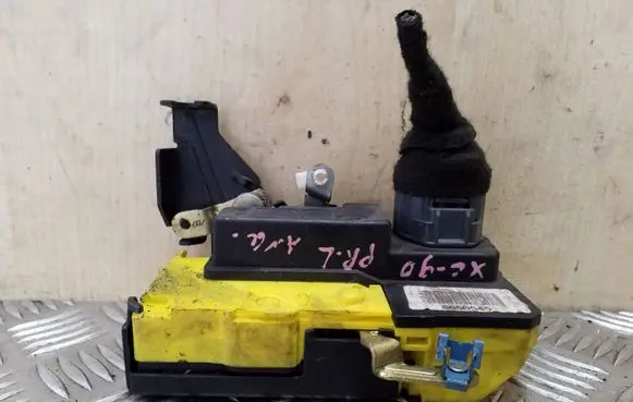 Volvo XC90 Front door lock 8650545