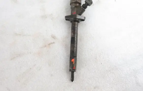 Peugeot 607 Fuel injector 0445110036