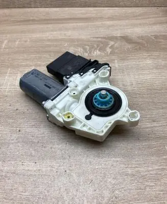 Volkswagen Golf V Rear door window regulator motor 1K0959703P 973624106
