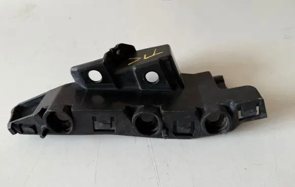 Audi Q7 4M Front bumper mounting bracket 4M0807283B 0X260L