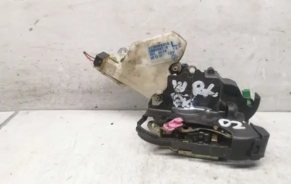 Subaru Impreza II Front door lock 61100FE010 0892043B