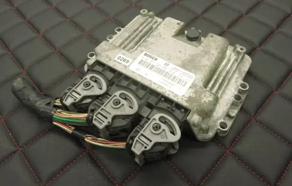 Renault Trafic II (X83) Engine control unit/module 0281011529 8200389519 8200051608