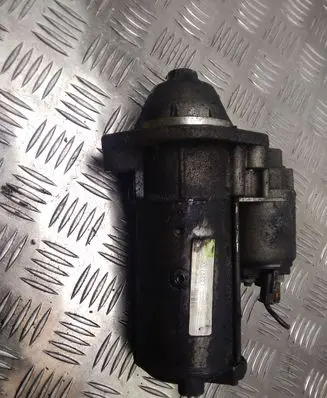 Volkswagen PASSAT B5.5 Starter motor 068911024E