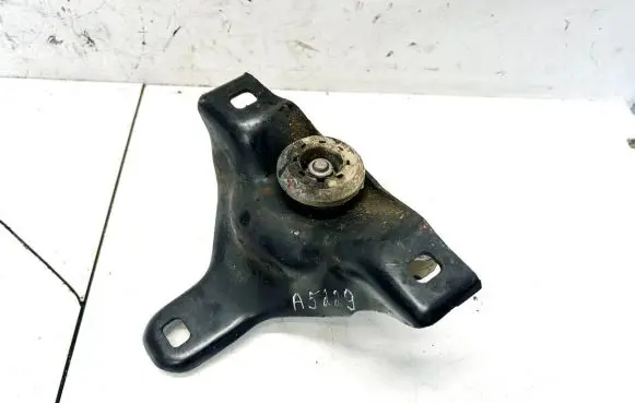 Ford Focus Engine mount bracket