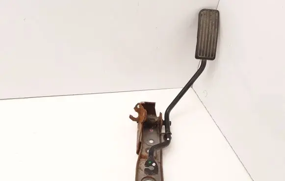 Honda FR-V Accelerator throttle pedal