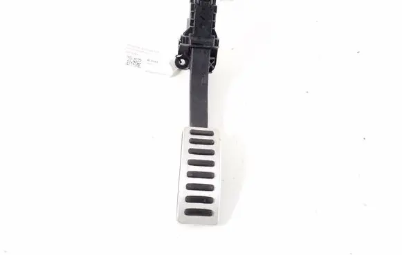 Volvo XC40 Accelerator throttle pedal 32212364