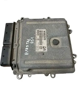 Volvo XC70 Engine control unit/module 30729826A 1039S10667 0281012103