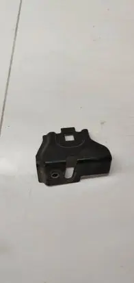 Peugeot 208 II Fender mounting bracket