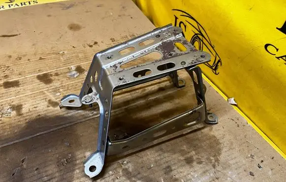 Toyota RAV 4 (XA50) Armrest 