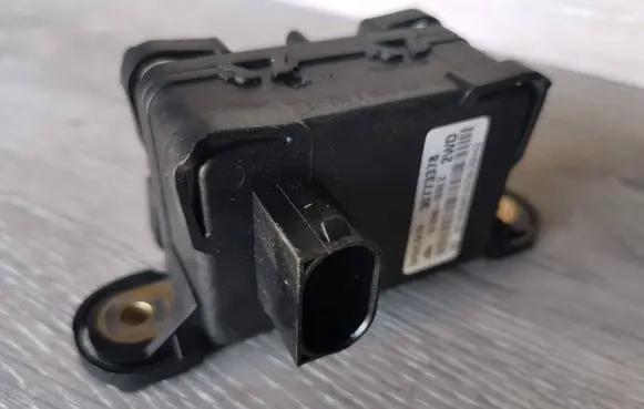 Volvo V70 ESP acceleration yaw rate sensor 30773378 10098005773