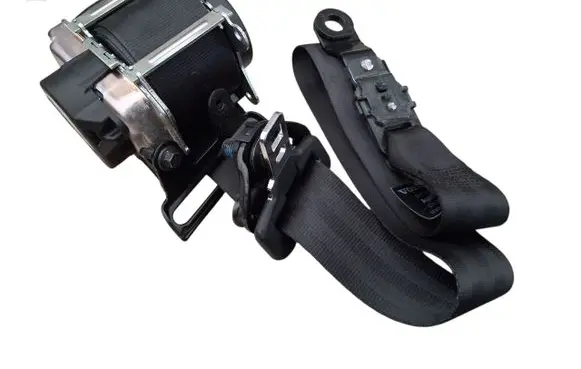 Volvo V40 Front seatbelt 31418479