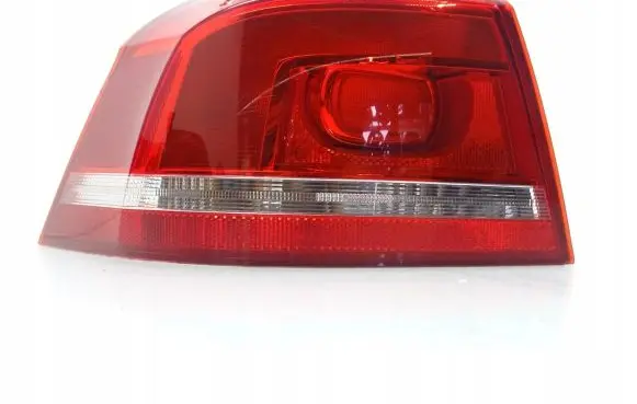 Volkswagen PASSAT B7 Rear/tail lights