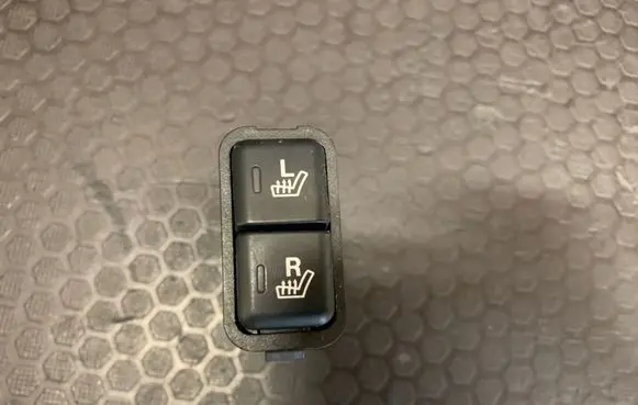Honda CR-V Seat heating switch M16691
