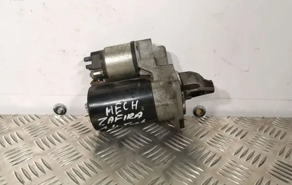 Opel Zafira C Starter motor 0001107522 55578921