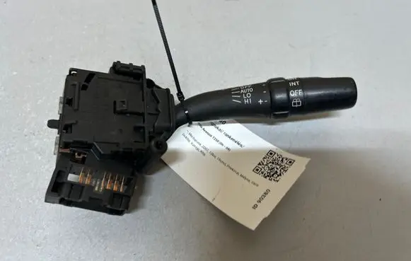 Toyota Avensis T250 Other switches/knobs/shifts 8465205170