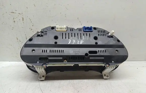 Toyota Avensis T250 Speedometer (instrument cluster) 8380005630H MB2574109865