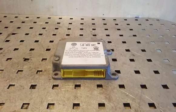 Volkswagen PASSAT B5 Airbag control unit/module 1J0909607